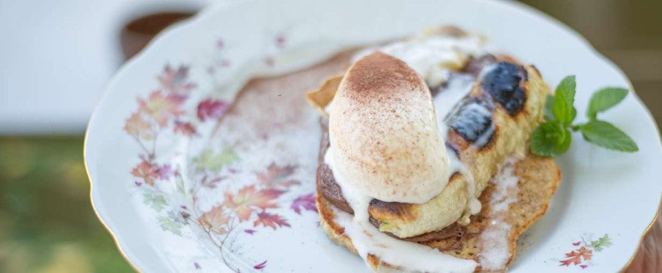 BANANA OAT PANCAKES
