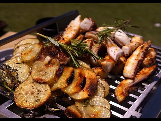 OCTOPUS IN TWO COOKINGS WITH ROSEMARY POTATOES