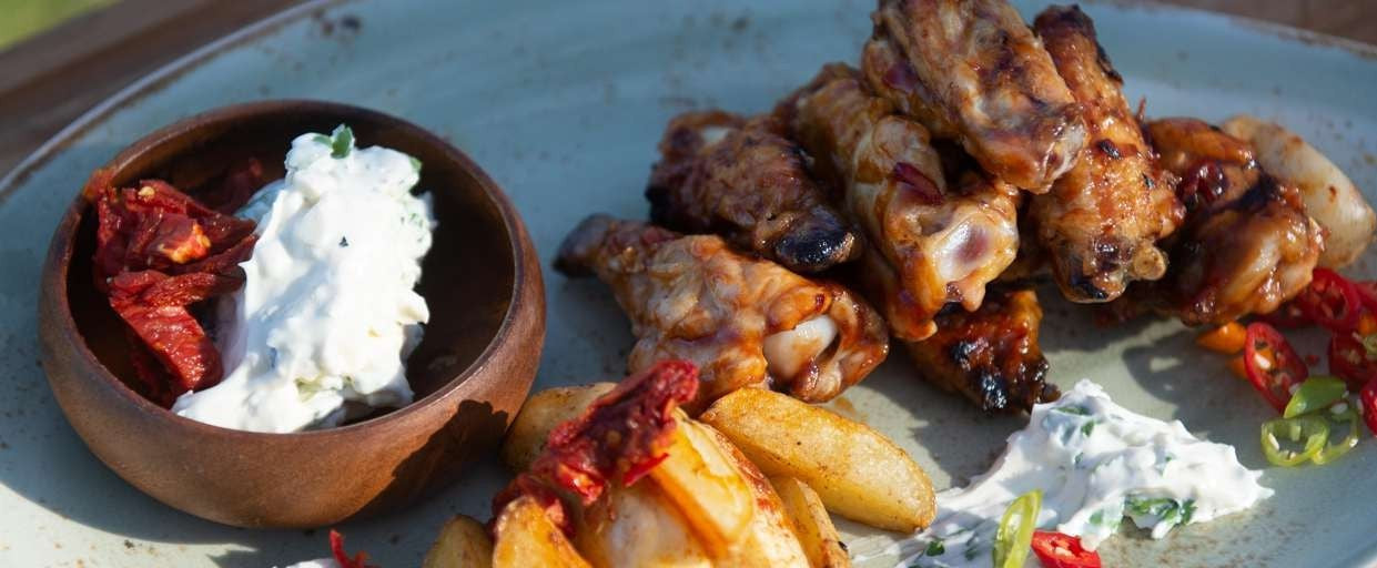 CHICKEN WINGS